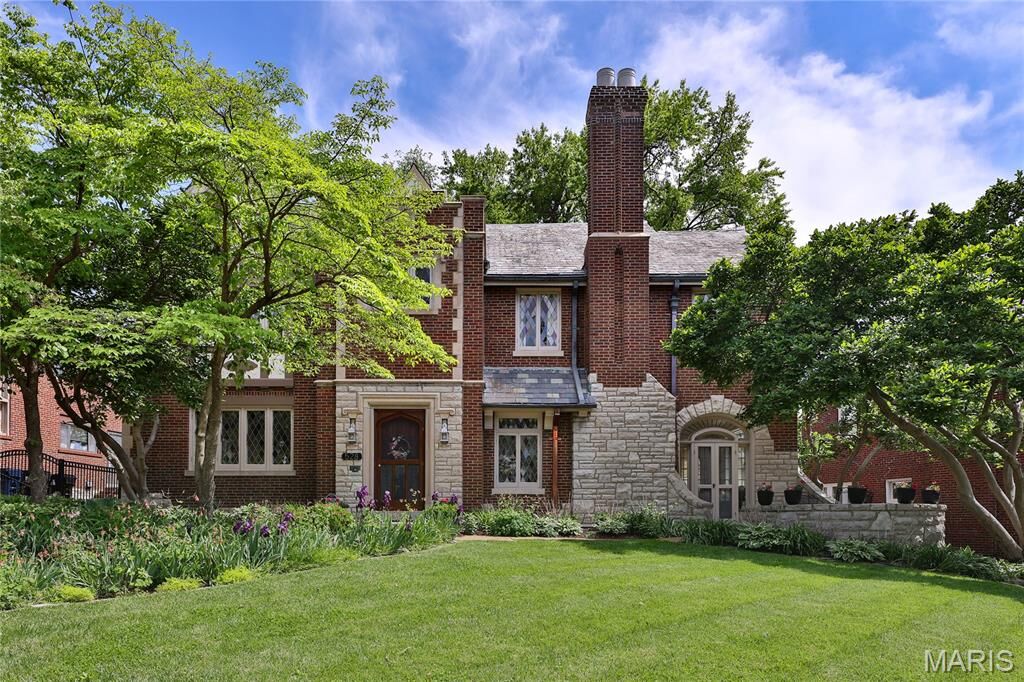 Property Photo:  528 Midvale Avenue  MO 63130 