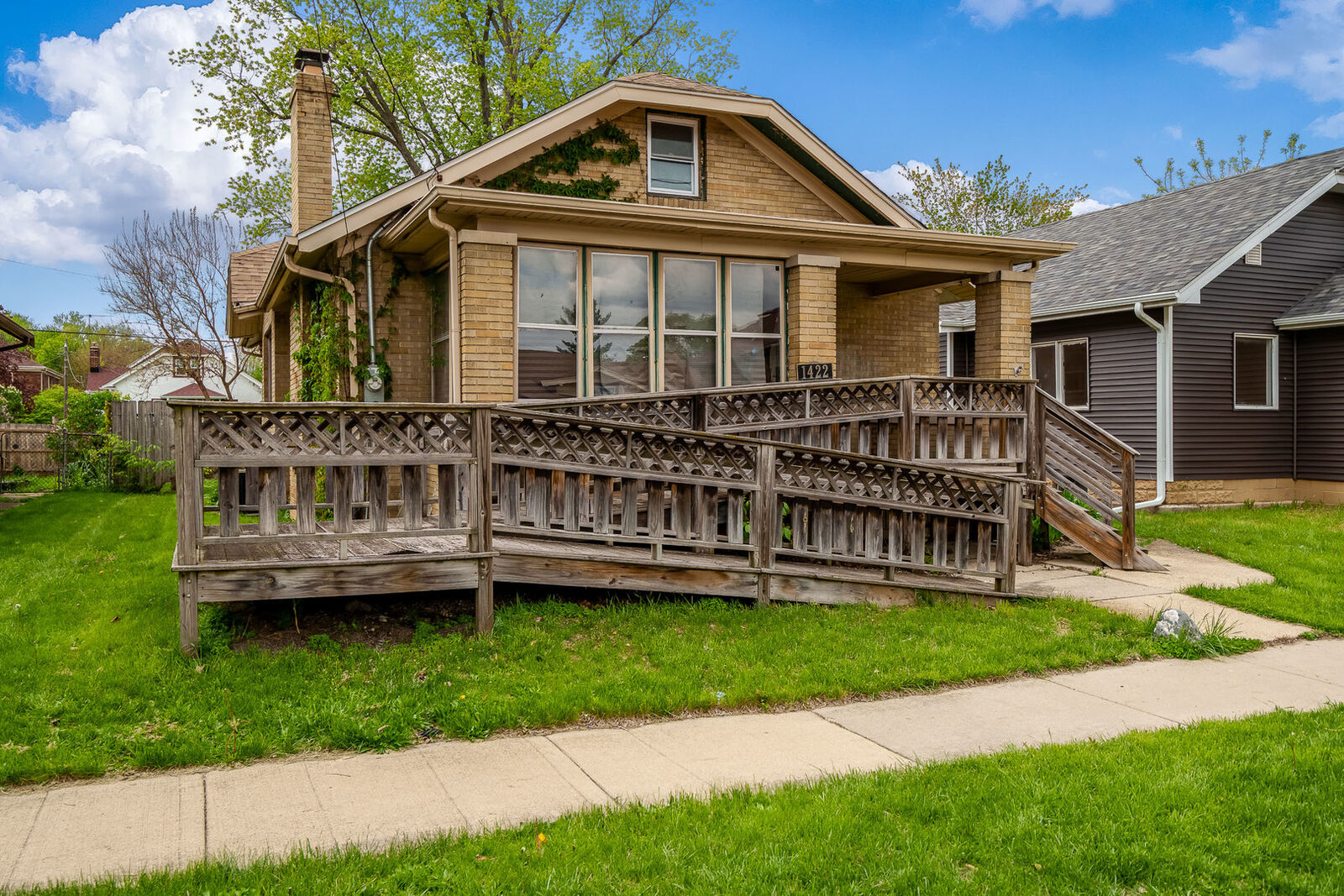 Property Photo: 1422 North Avenue IL 61103