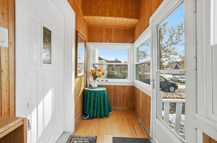 Property Photo:  