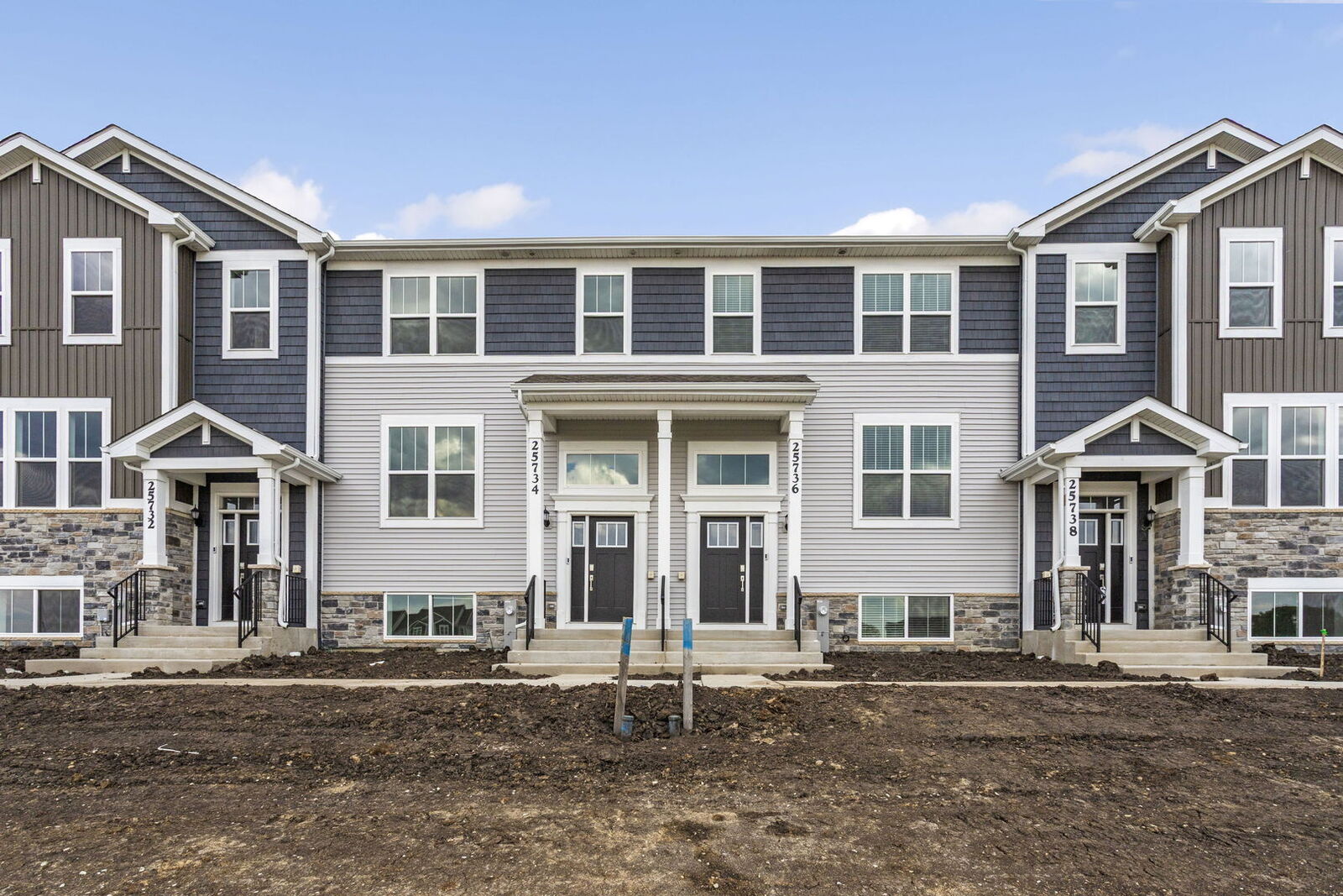 Property Photo:  25736 W Yorkshire Drive  IL 60544 