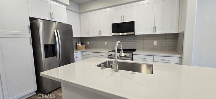 Property Photo:  9525 Hannah Way  CA 92503 