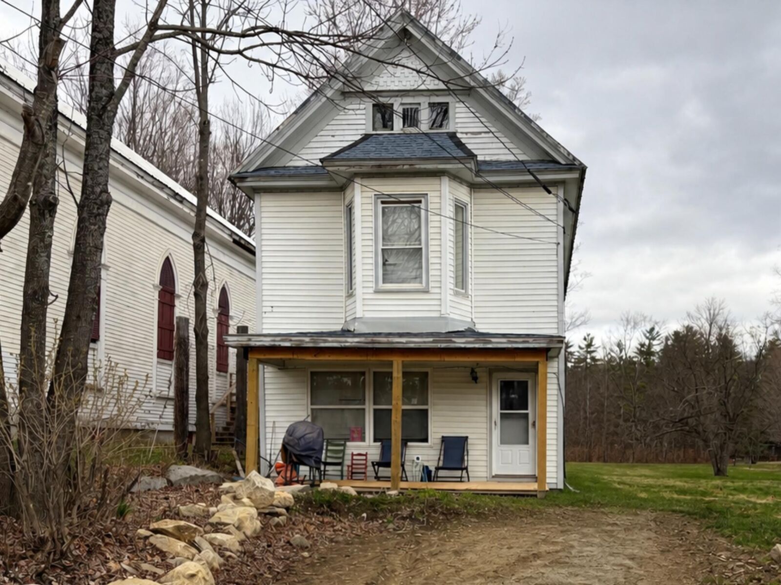 Property Photo:  
