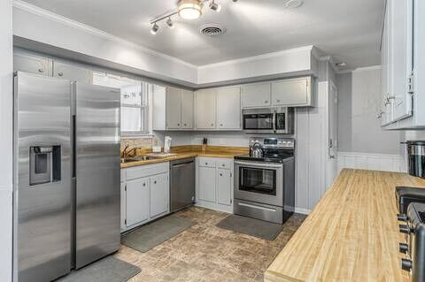 Property Photo:  4013 Plantation Dr  TN 37076 
