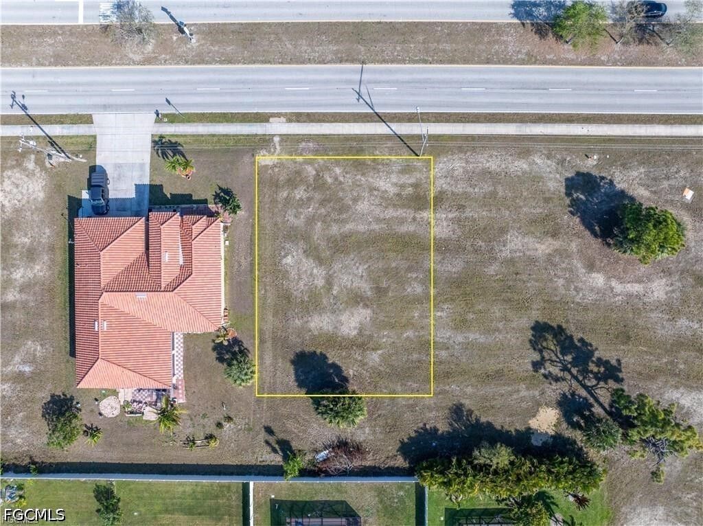 Property Photo:  2128 Skyline Boulevard  FL 33991 