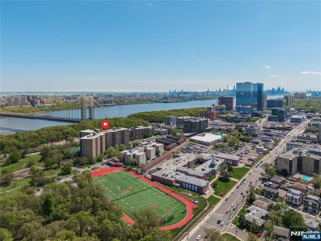 Property Photo:  2200 N Central Road 6H  NJ 07024 