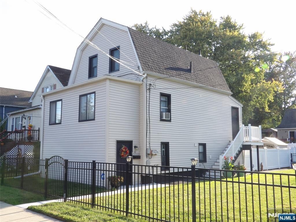 Property Photo:  47 Van Pelt Place  NJ 07424 