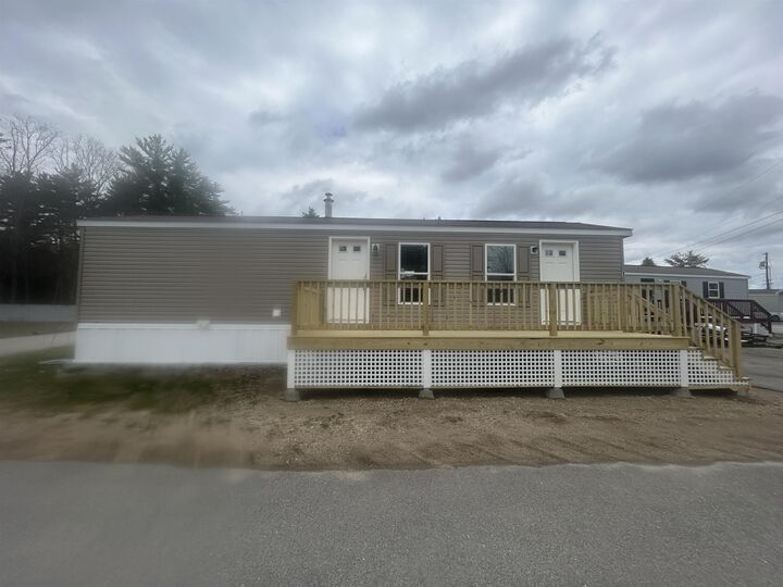 Property Photo:  1 Wolf Lane  NH 03878 