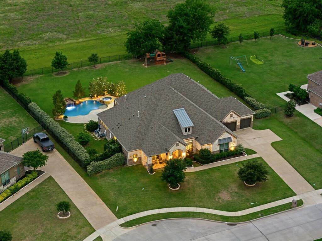 Property Photo:  216 McCrummen Lane  TX 75032 