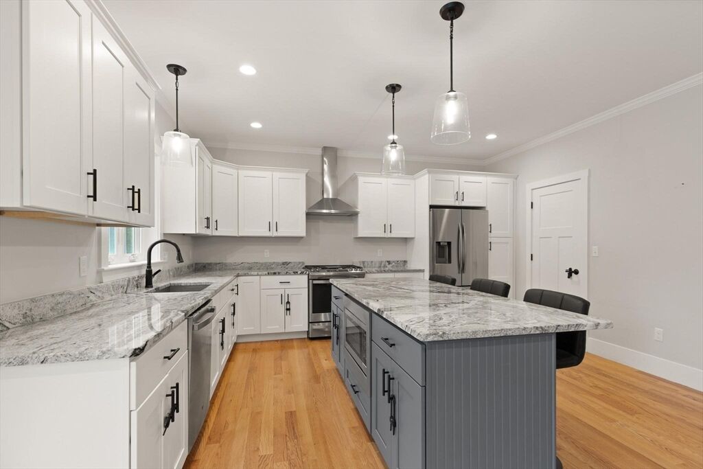 Property Photo:  9 Orchard Pl 9  MA 02035 