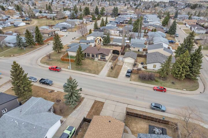 Property Photo: 20 Caledonia Drive AB T9E 6C6
