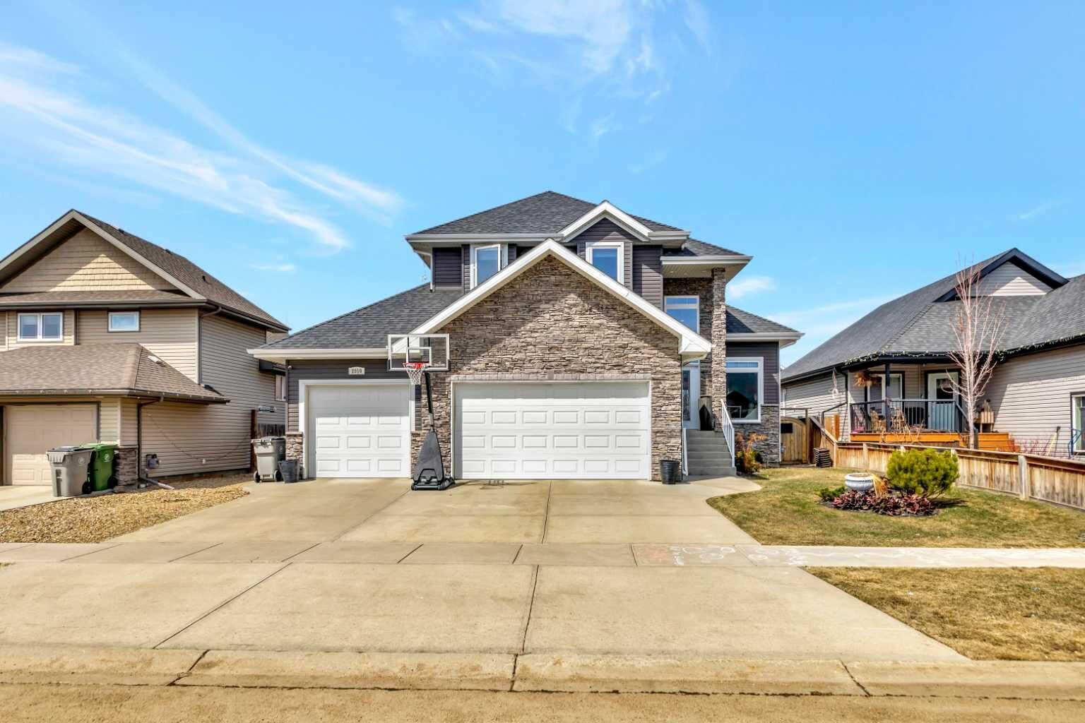 Property Photo: 2010 56 Avenue AB T9V 3M4