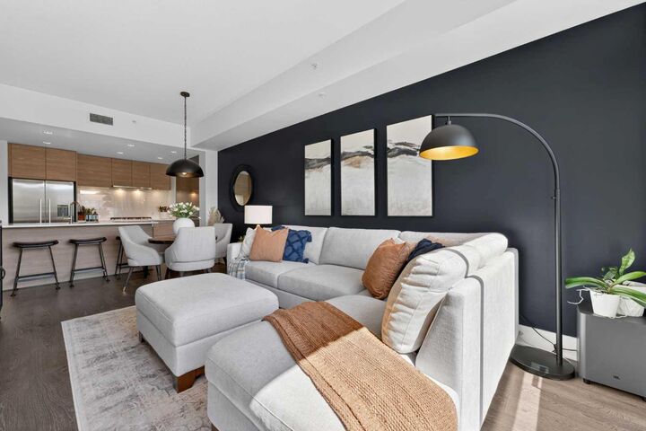 Property Photo:  38 9 Street NE 204  AB T2E 7X9 