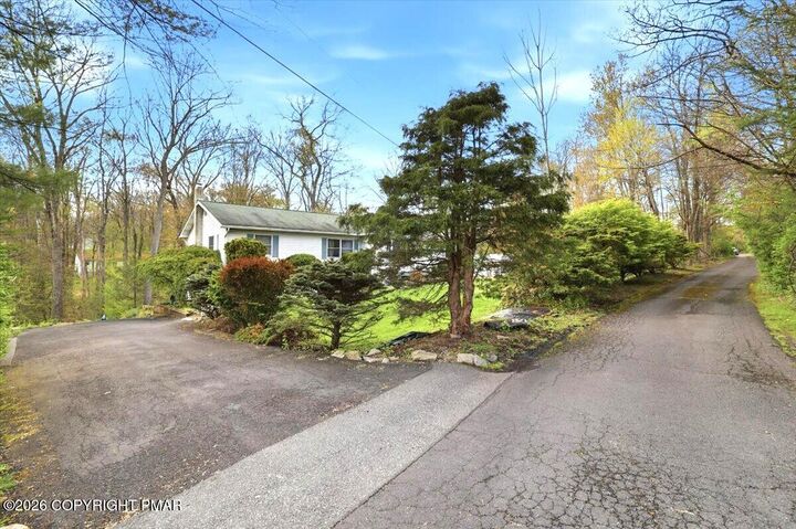 Property Photo: 115 Ellison Lane PA 18326