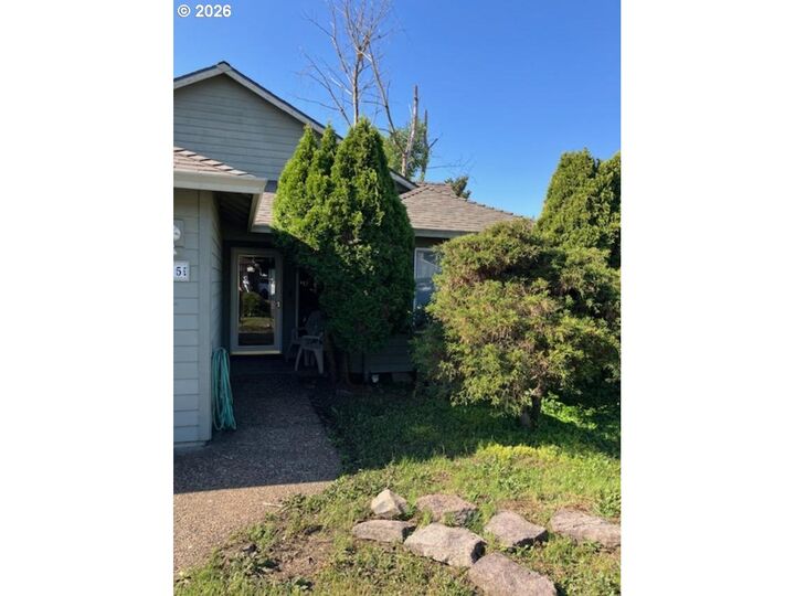 Property Photo: 945 NE Lija Loop OR 97211