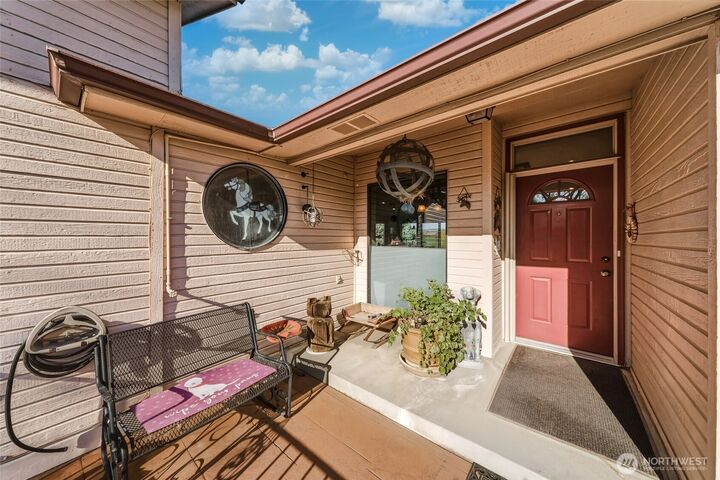 Property Photo:  1520  Kaniksu Loop  WA 99362 
