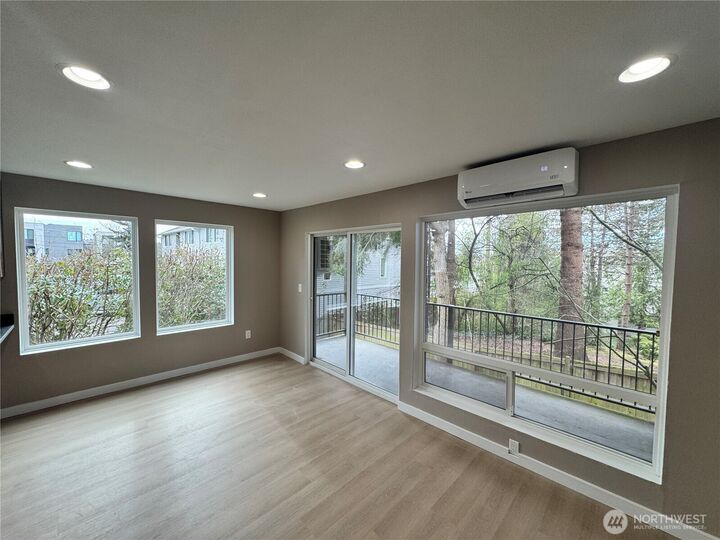 Property Photo:  6015  Lakeview Drive 3  WA 98033 
