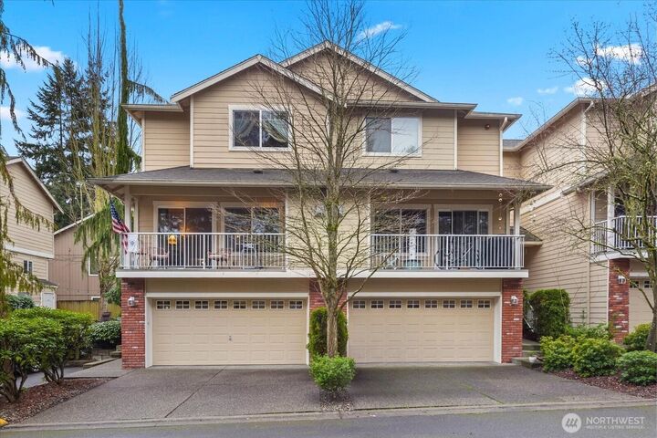 Property Photo:  15508  35th Avenue W B5  WA 98087 