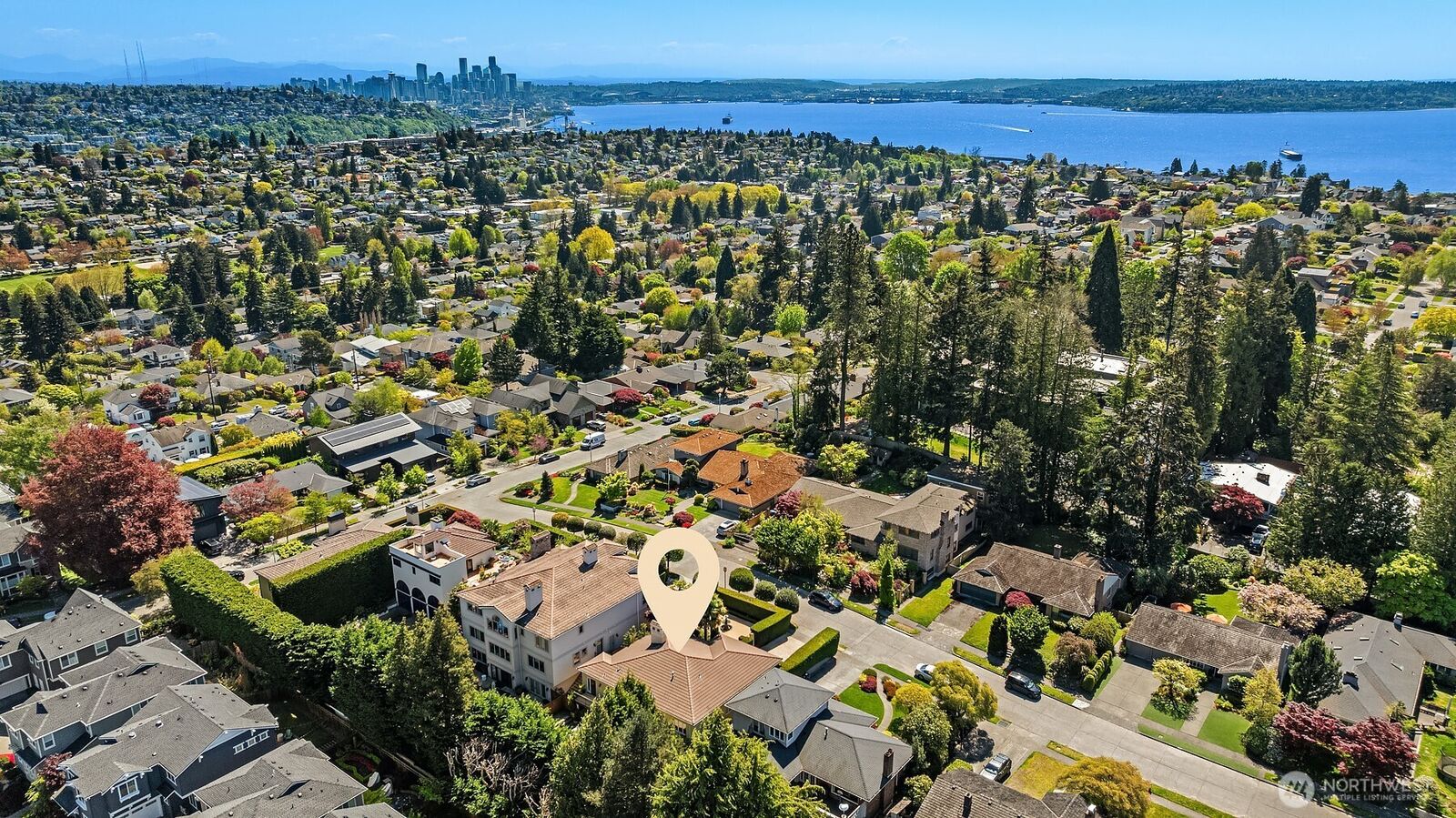 Property Photo:  3920 W Barrett Street  WA 98199 