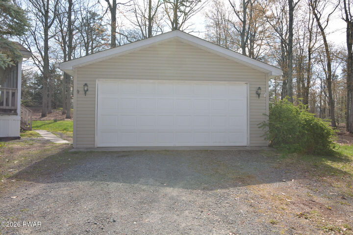 Property Photo:  104 Yellow Pine Court  PA 18464 