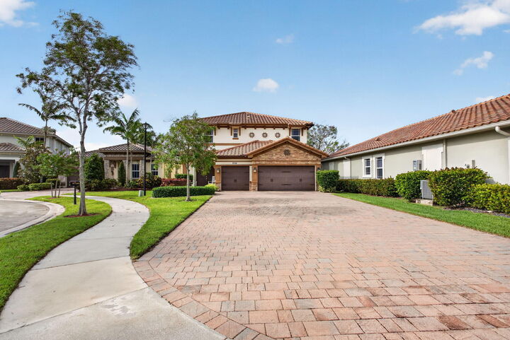 Property Photo:  9726 Blue Isle Bay  FL 33076 