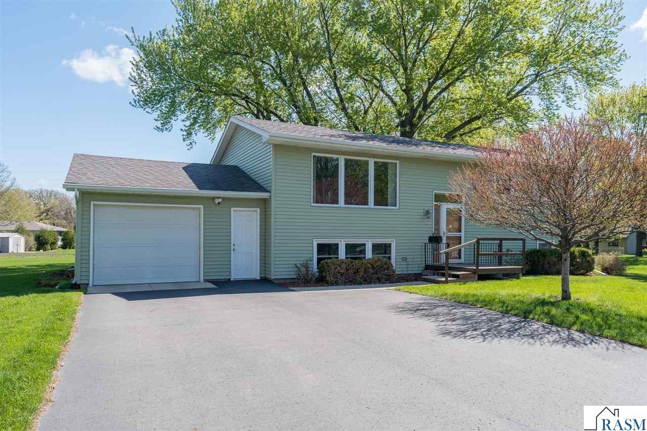 Property Photo:  1612 Clare Court  MN 56003 
