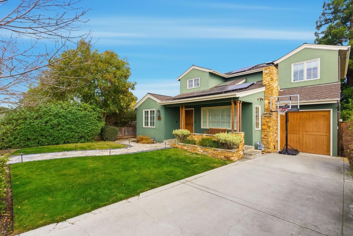 Property Photo:  503 Upton Street  CA 94062 