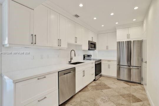 Property Photo:  90 Edgewater Ph 18  FL 33133 