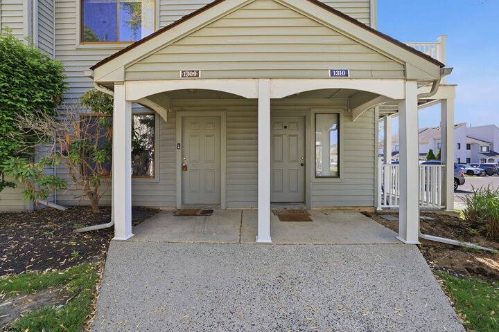 Property Photo:  1310 Roberts Way 1310  NJ 08043 