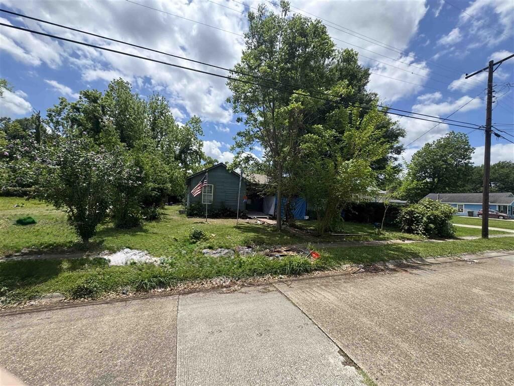 Property Photo:  922 Gulf Street  LA 70601 