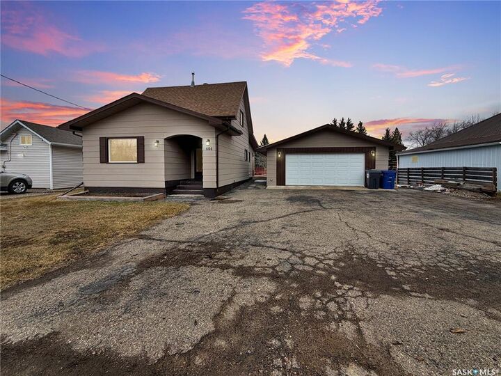 604 Sussex Avenue — photo 1