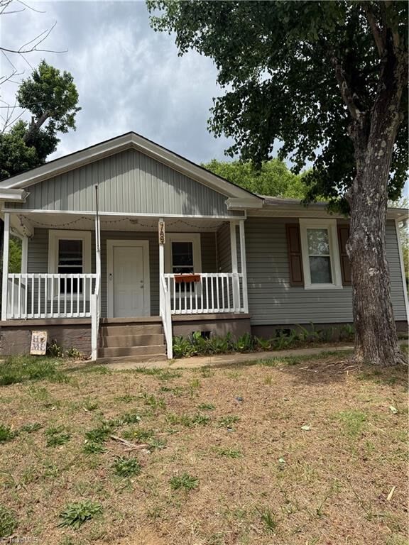 Property Photo:  769 Circle Drive  NC 27288 
