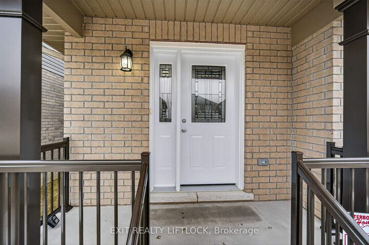 Property Photo: 220 O'Neil Street ON K9K 0H5