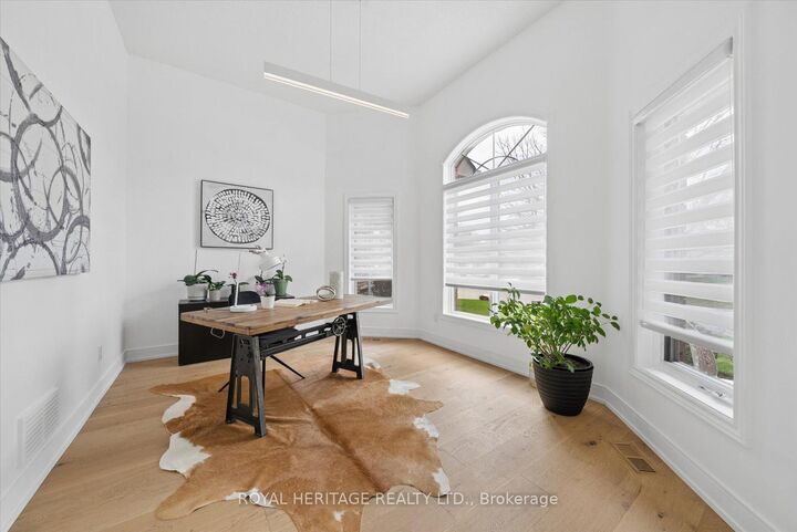 Property Photo: 38 Briar Gate Way ON L9R 2A4