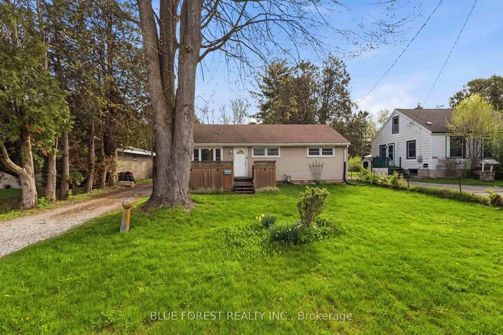 1376 Kostis Avenue — photo 1