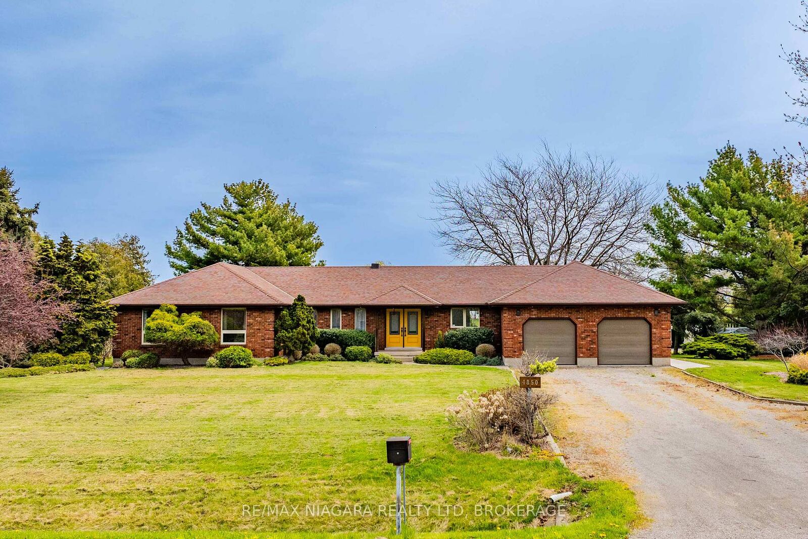 Property Photo: 4850 Mountainview Road ON L0R 1B3