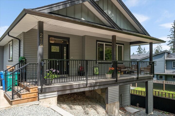 Property Photo:  279 Westwood Rd  BC V9R 6S4 
