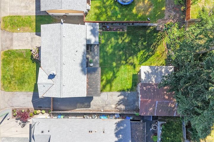 Property Photo: 3950 Dunsmuir St BC V9Y 7T4