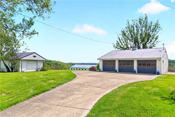 Property Photo: 1874 E National Pike PA 15360