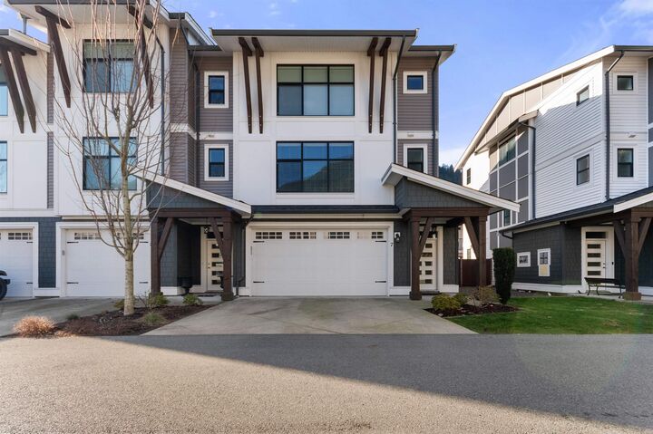 386 Pine Avenue 7 — photo 1