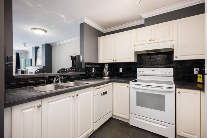 Property Photo:  12207 224 Street 202  BC V2X 6B9 