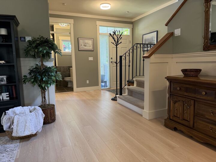 Property Photo: 15556 Goggs Avenue BC V4B 2N6