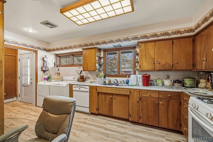 Property Photo:  438 Tryon Drive  NY 14092 