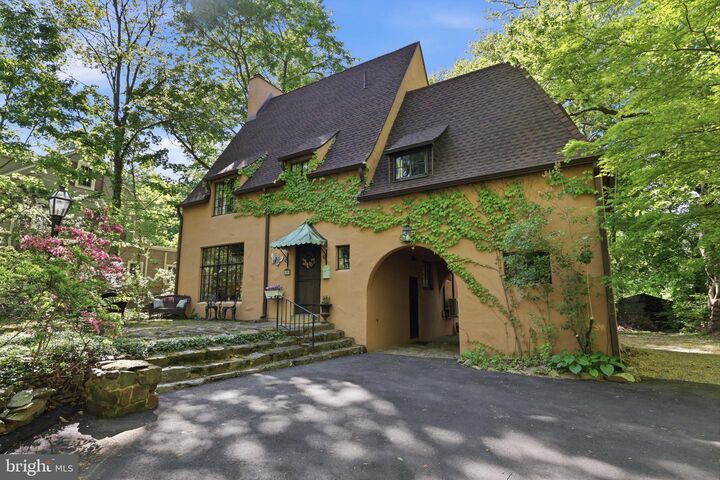 Property Photo:  104 W Ferry Road  PA 19067 