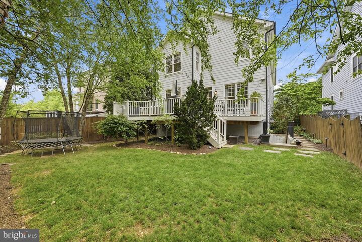 Property Photo:  1527 N Randolph Street  VA 22207 