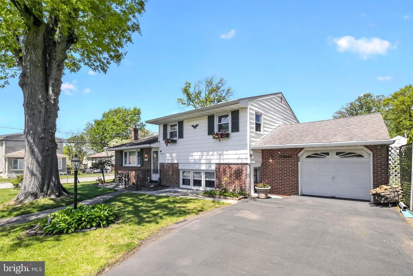 Property Photo:  2775 Woodrow Avenue  PA 19038 