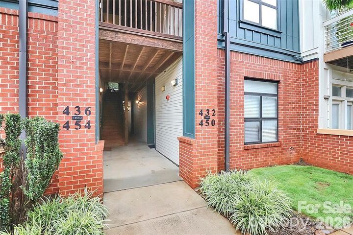 Property Photo:  450 New Bern Station Court  NC 28209 