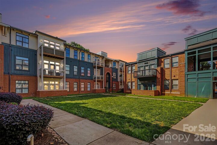 Property Photo:  450 New Bern Station Court  NC 28209 