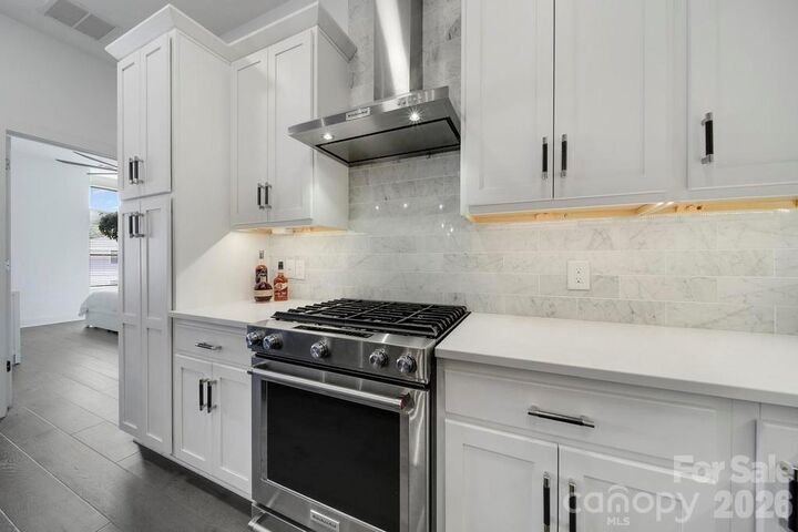 Property Photo:  2401 Euclid Avenue 301  NC 28203 