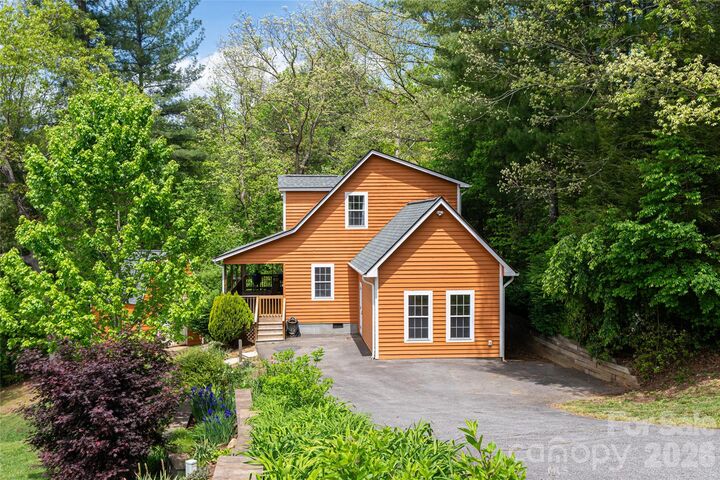Property Photo:  22 Otter Lane  NC 28715 