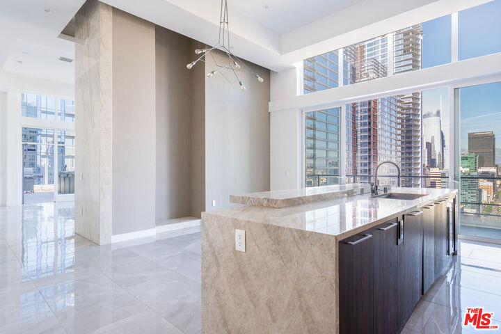 Property Photo:  1201 S Hope St  CA 90015 